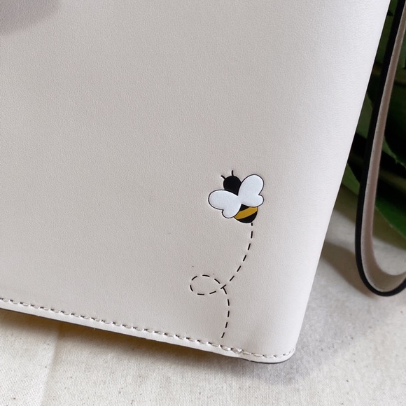 Kate Spade honey bee phone wallet wristlet - Picture 7 of 13